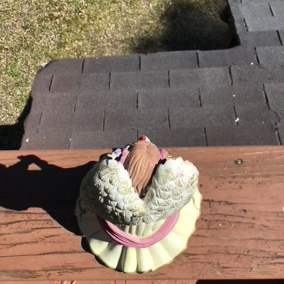 🤹‍♂️🤹‍♂️VINTAGE FIGURE OF AN ANGEL HOLDING A CANDLE 🦄🍉5 For$25 - Picture 4 of 10